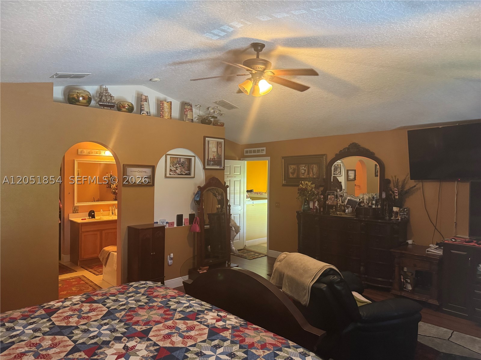 402 Se Crosspoint Dr Property Photo 10