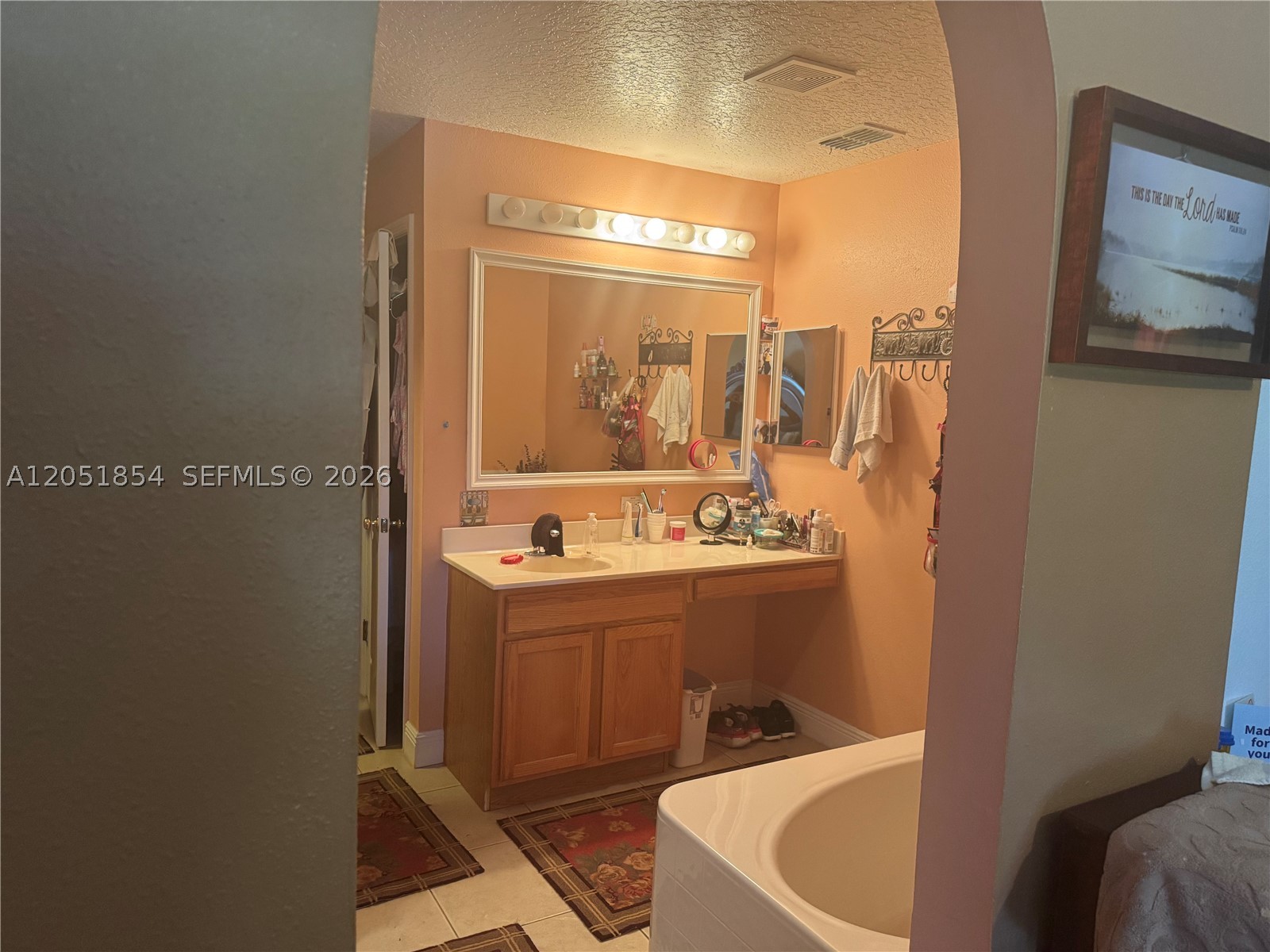 402 Se Crosspoint Dr Property Photo 11