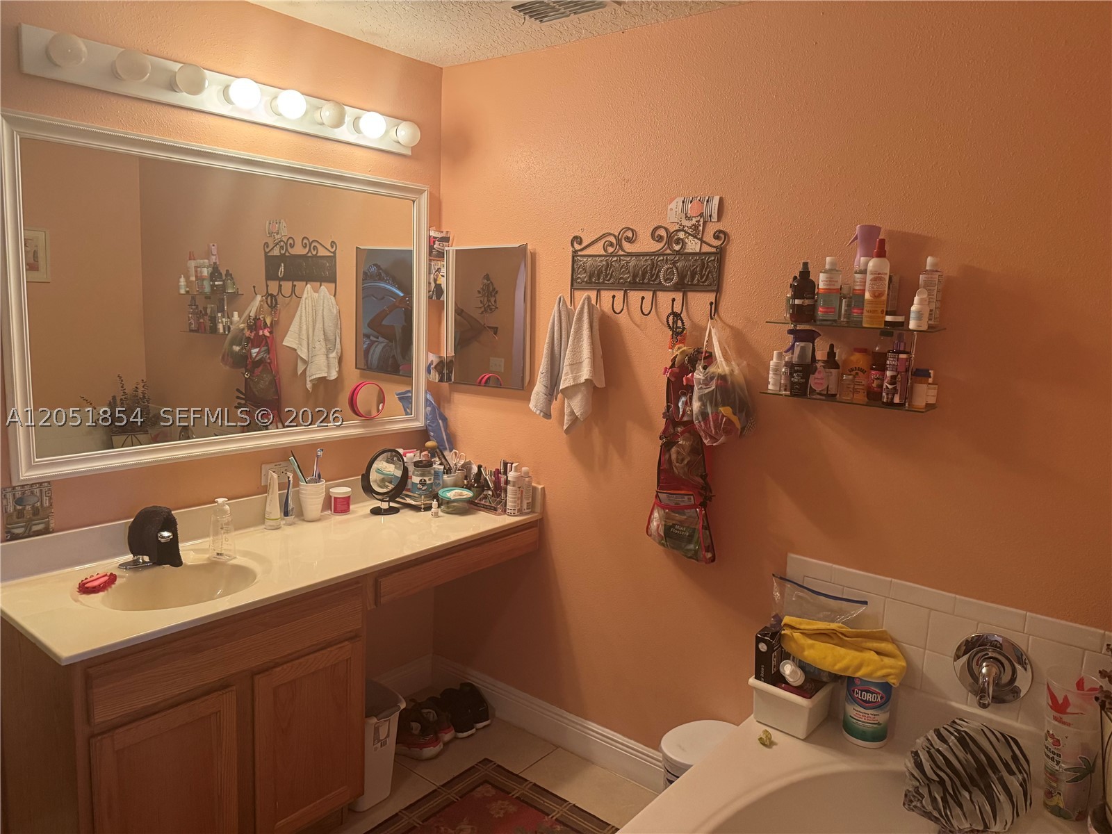 402 Se Crosspoint Dr Property Photo 13