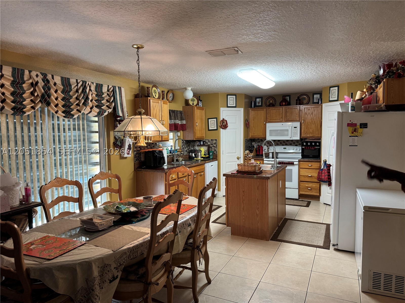 402 Se Crosspoint Dr Property Photo 42