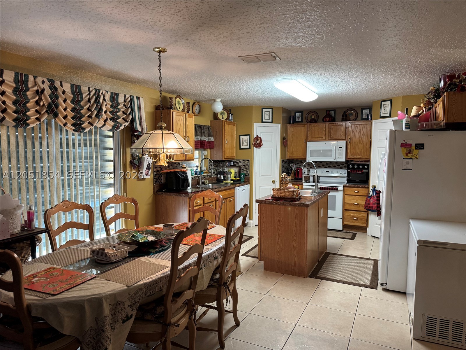 402 Se Crosspoint Dr Property Photo 43