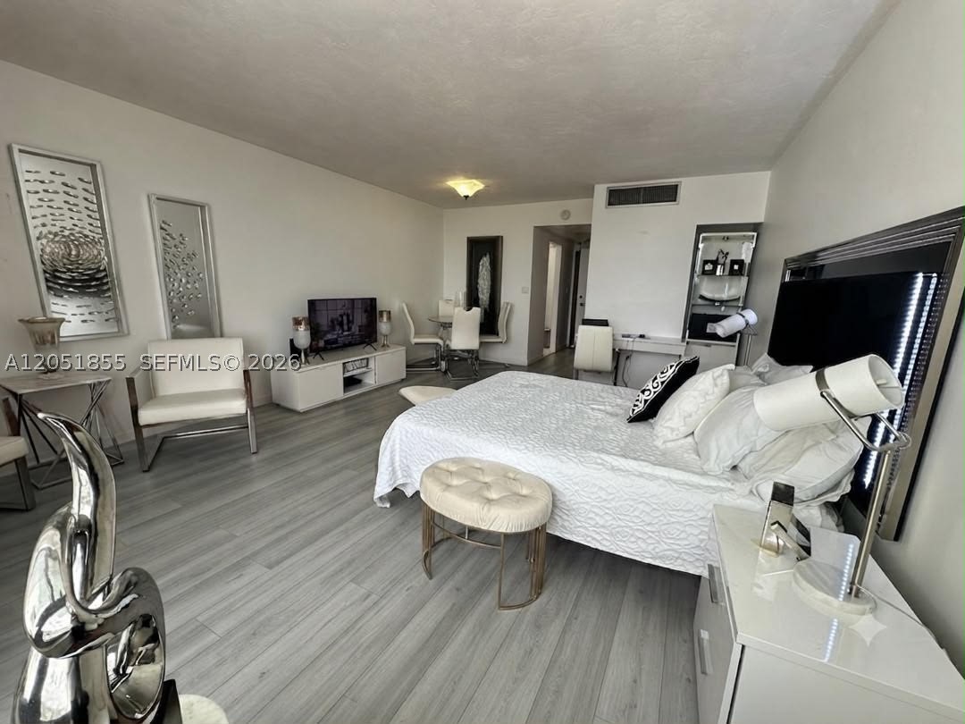 2899 Collins Ave 1734 Property Photo 11