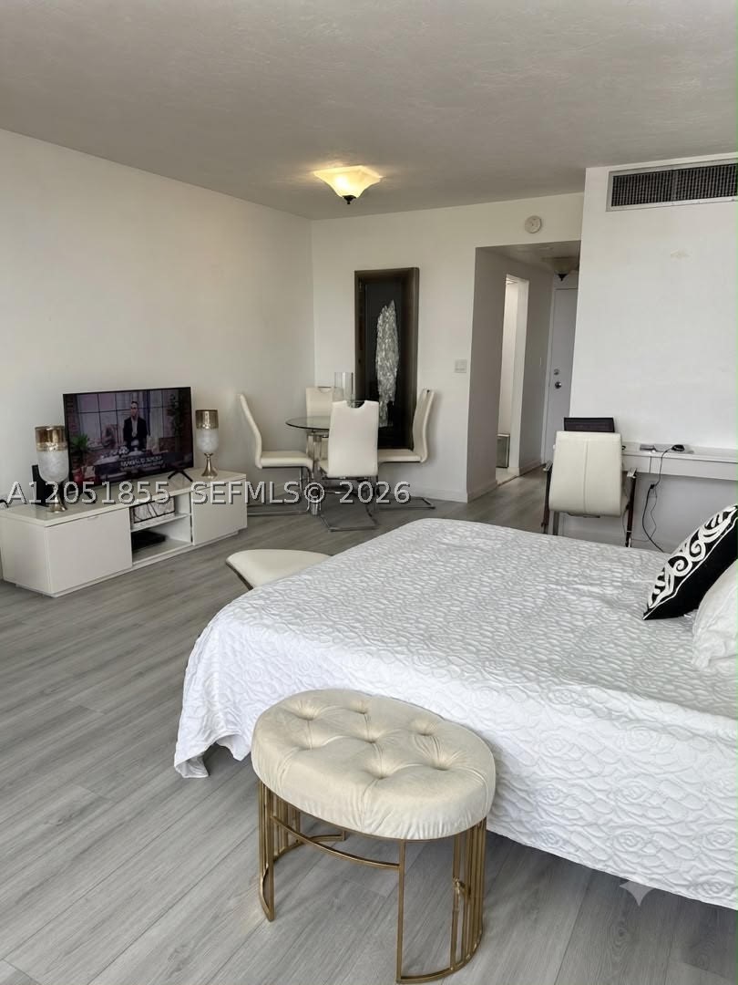2899 Collins Ave 1734 Property Photo 12
