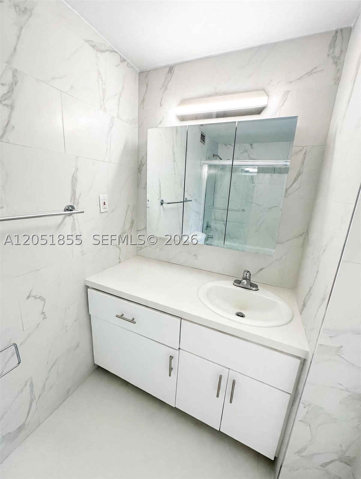 2899 Collins Ave 1734 Property Photo 15