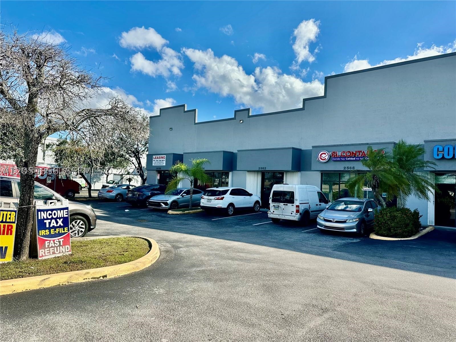 2562 W 84th St 8-a Property Photo 1