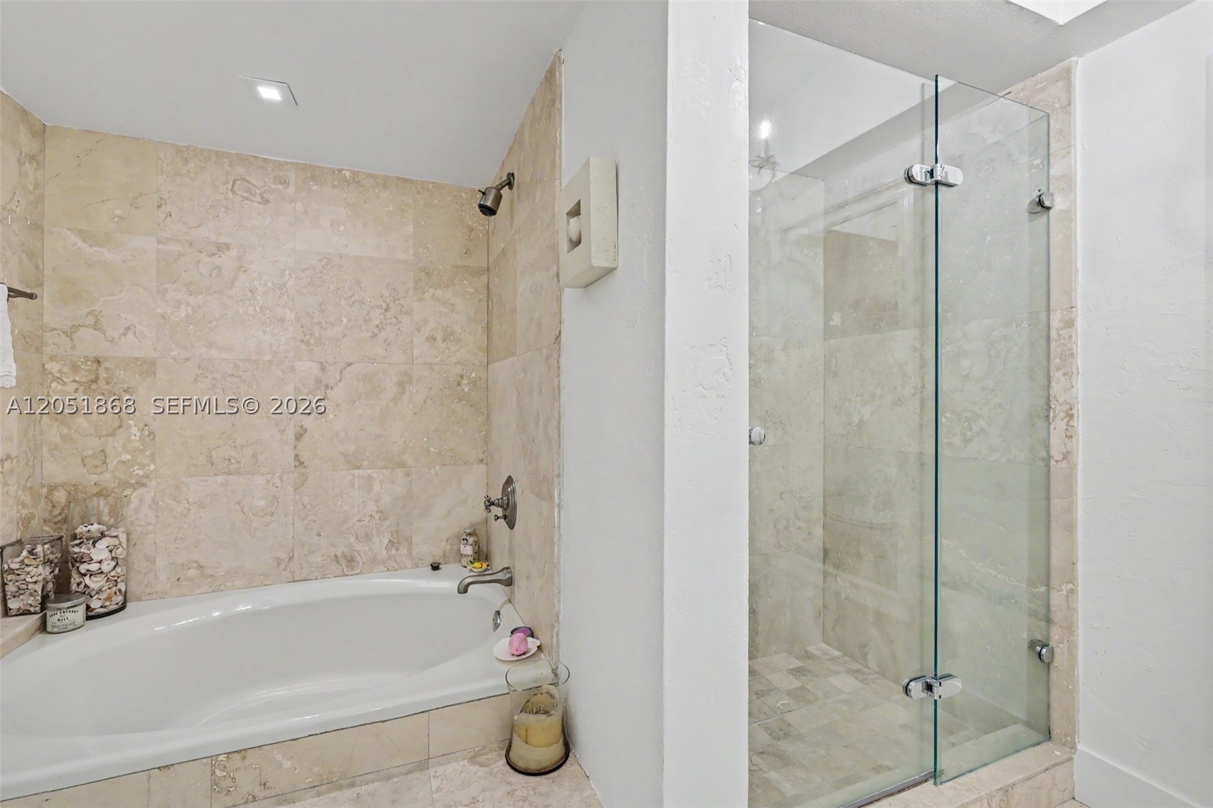 170 Ocean Lane Dr 305 Property Photo 24