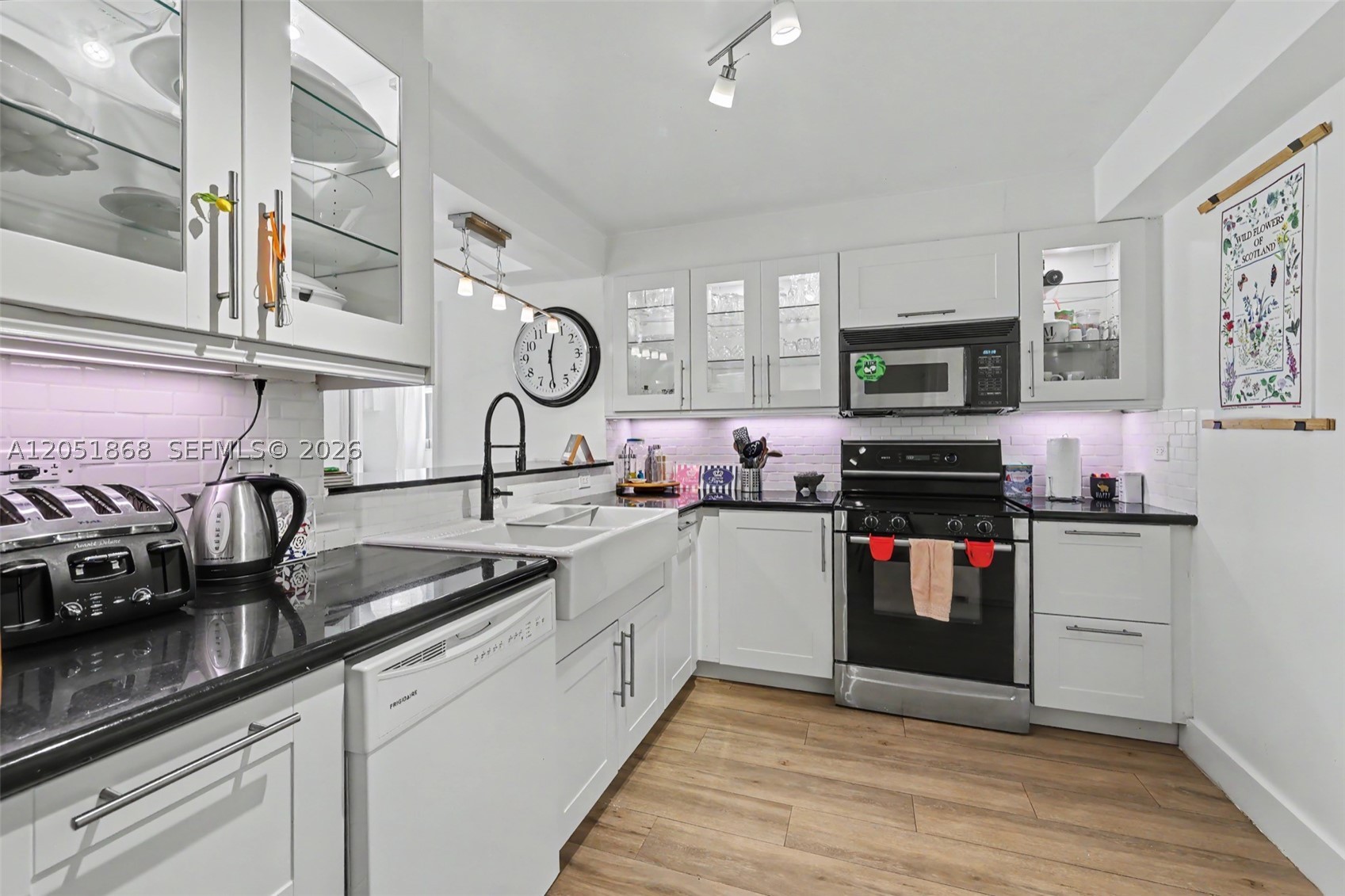 170 Ocean Lane Dr 305 Property Photo 31