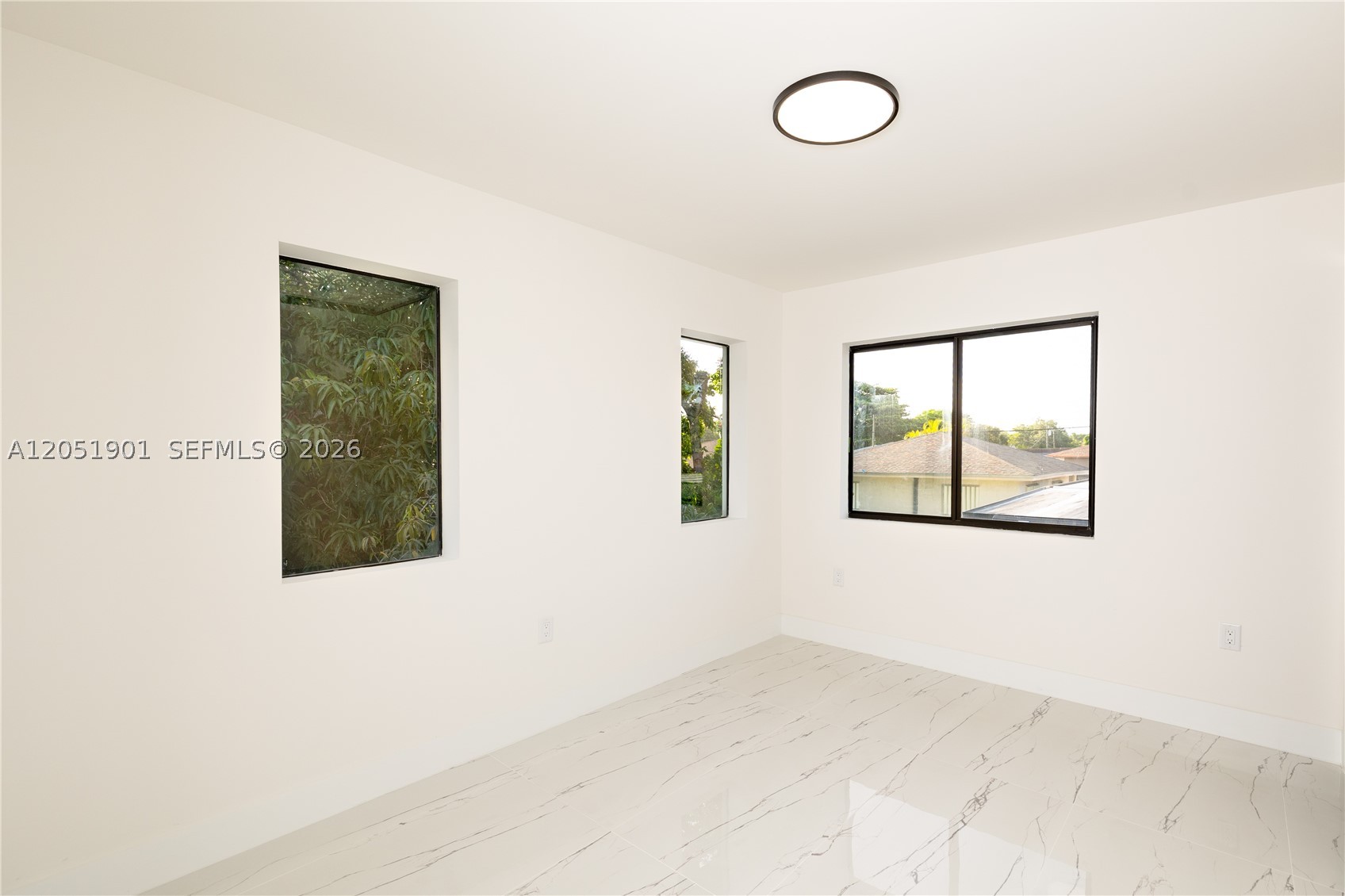 2323 Nw 55th Ter Property Photo 10