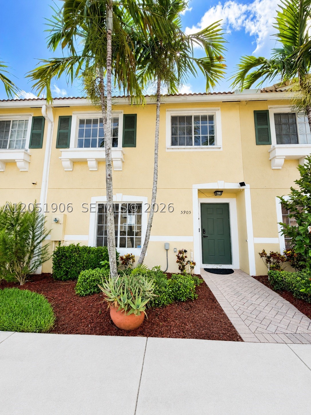 5905 Manchester Way Property Photo 1