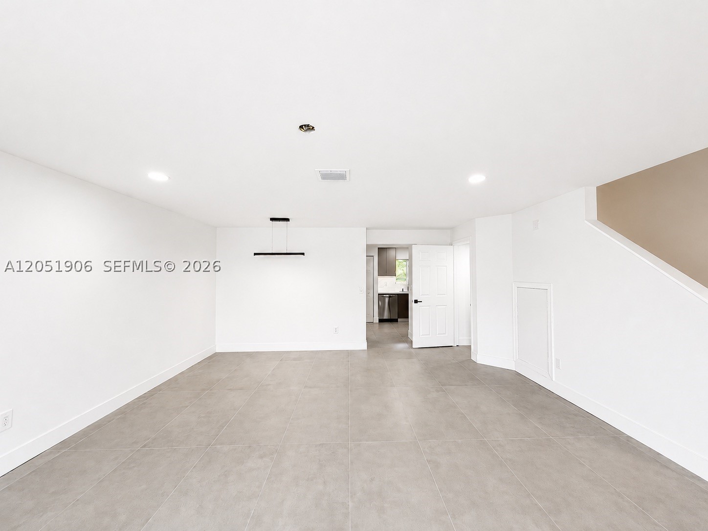5905 Manchester Way Property Photo 3