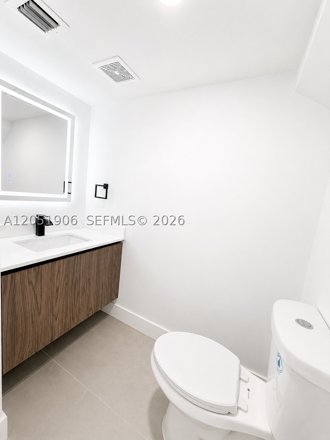 5905 Manchester Way Property Photo 7