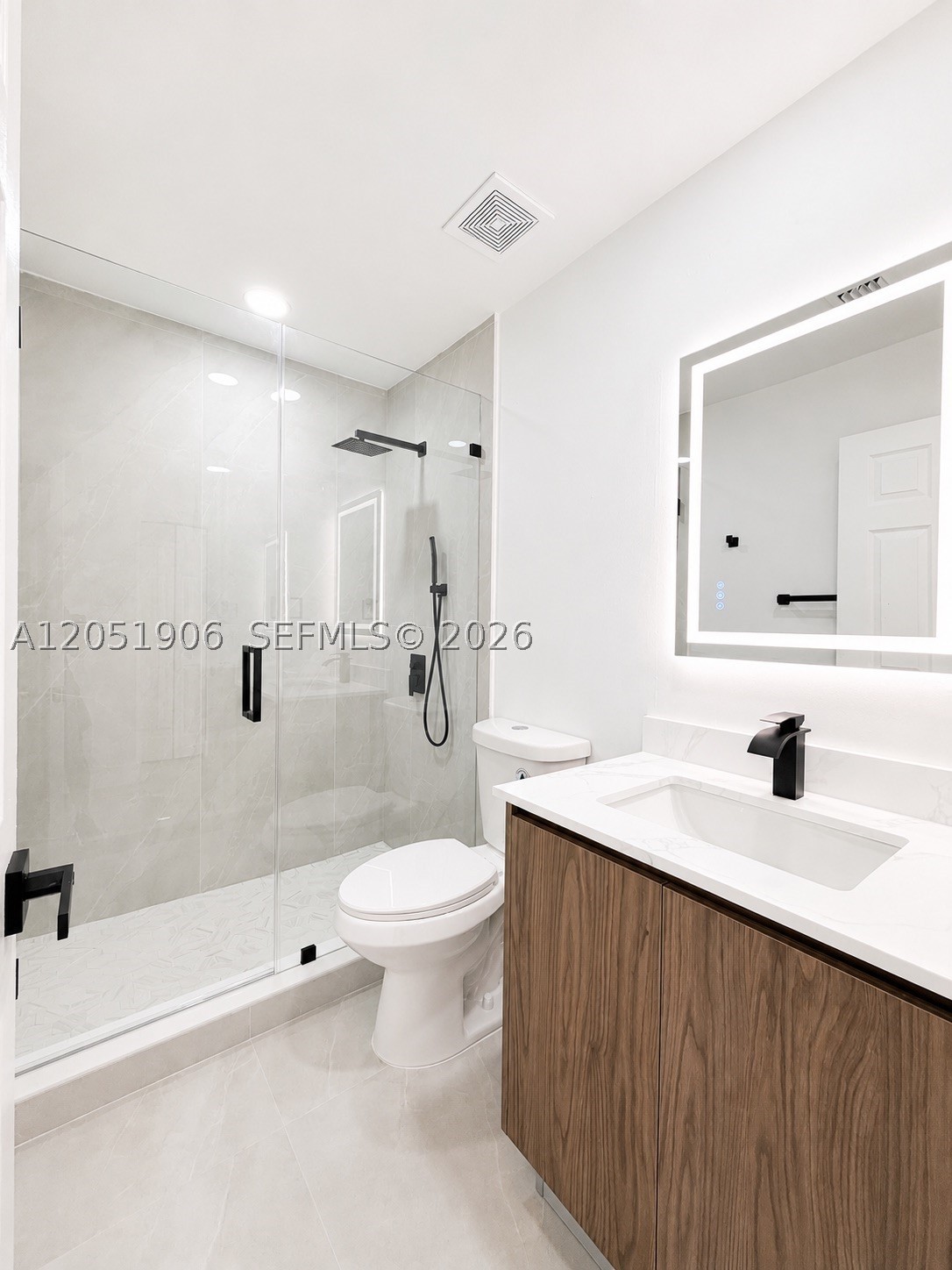 5905 Manchester Way Property Photo 15