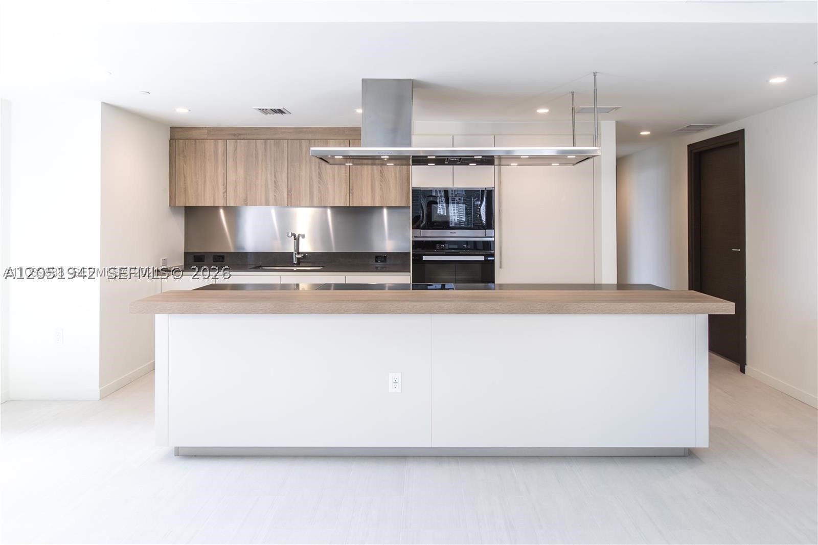 1000 Brickell Plz 2110 Property Photo 1
