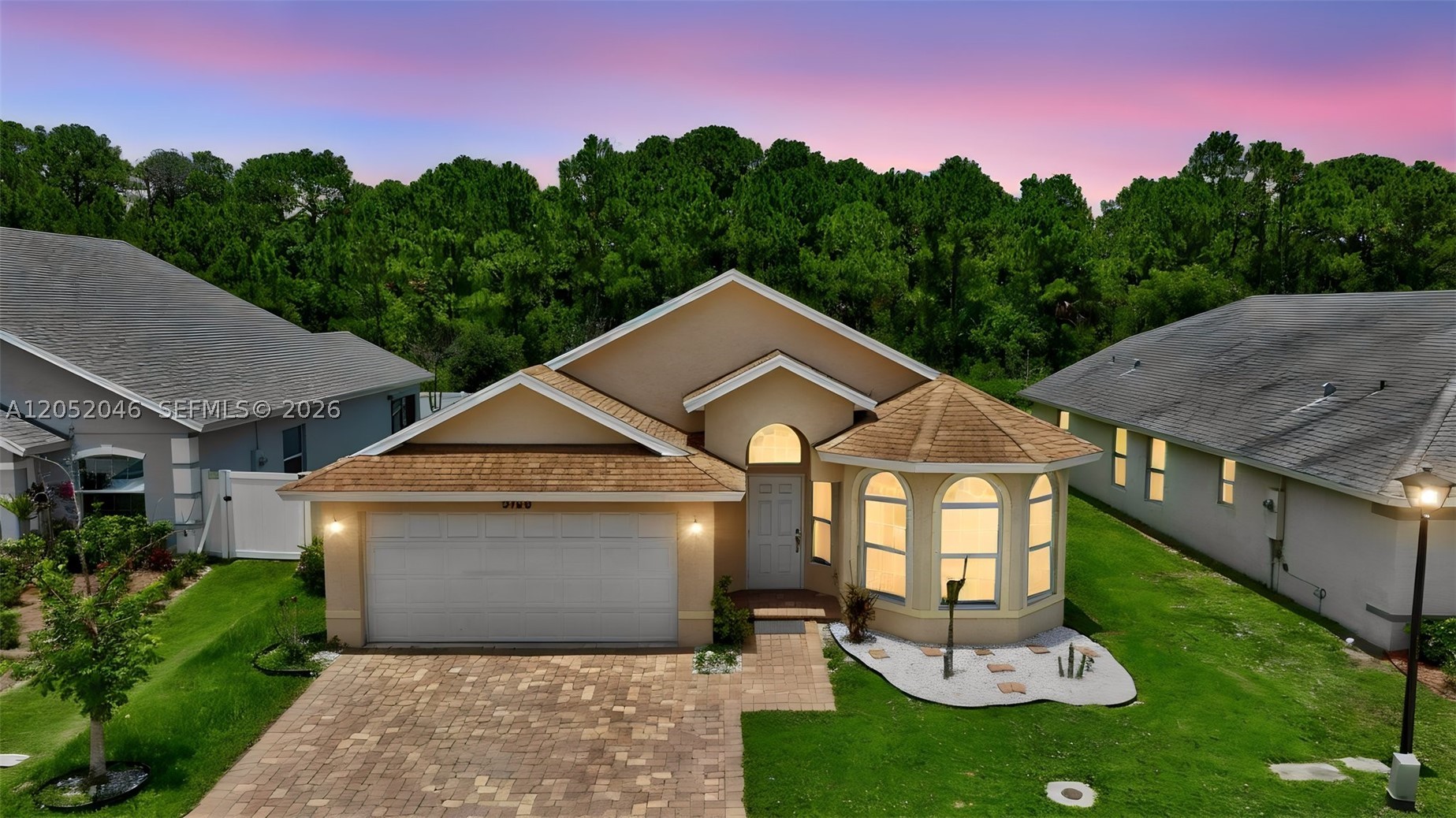9760 Palm Breezes Dr Property Photo 1