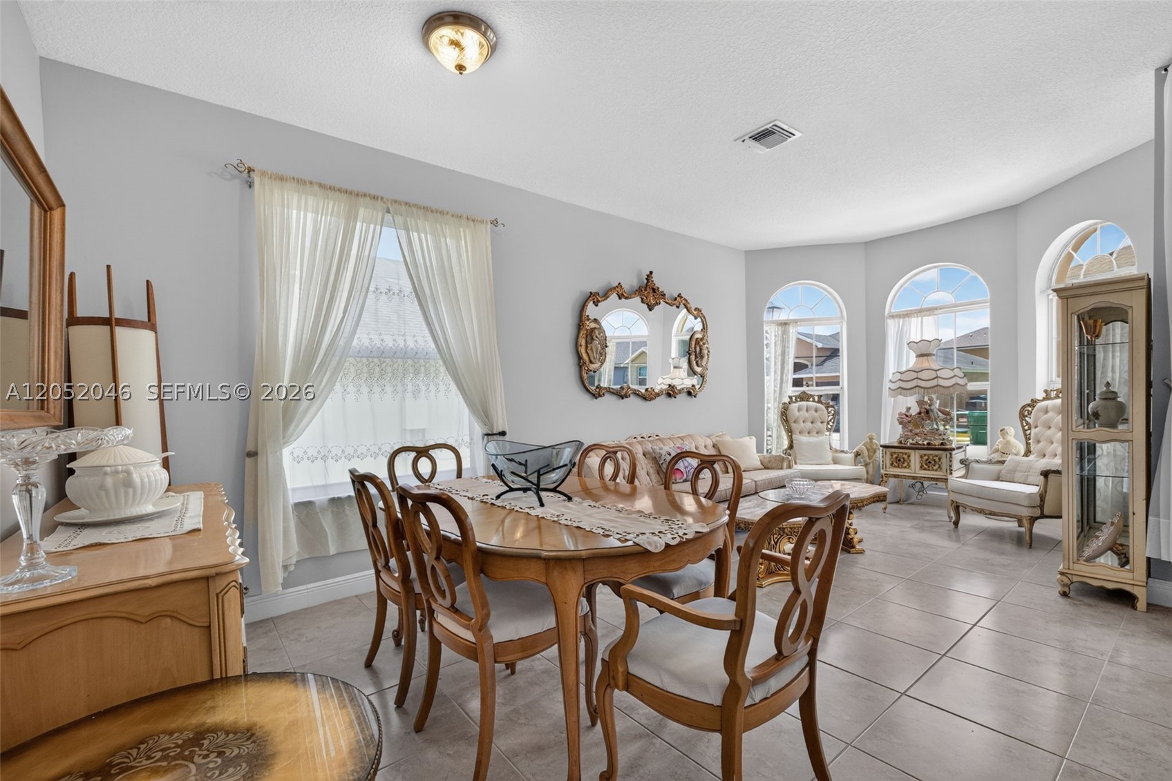 9760 Palm Breezes Dr Property Photo 8