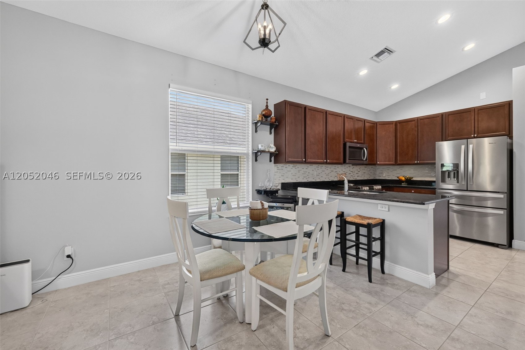 9760 Palm Breezes Dr Property Photo 15