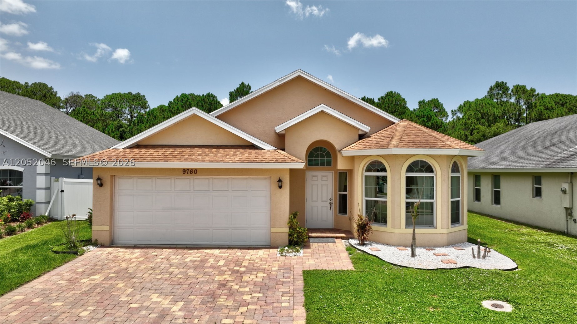 9760 Palm Breezes Dr Property Photo 45