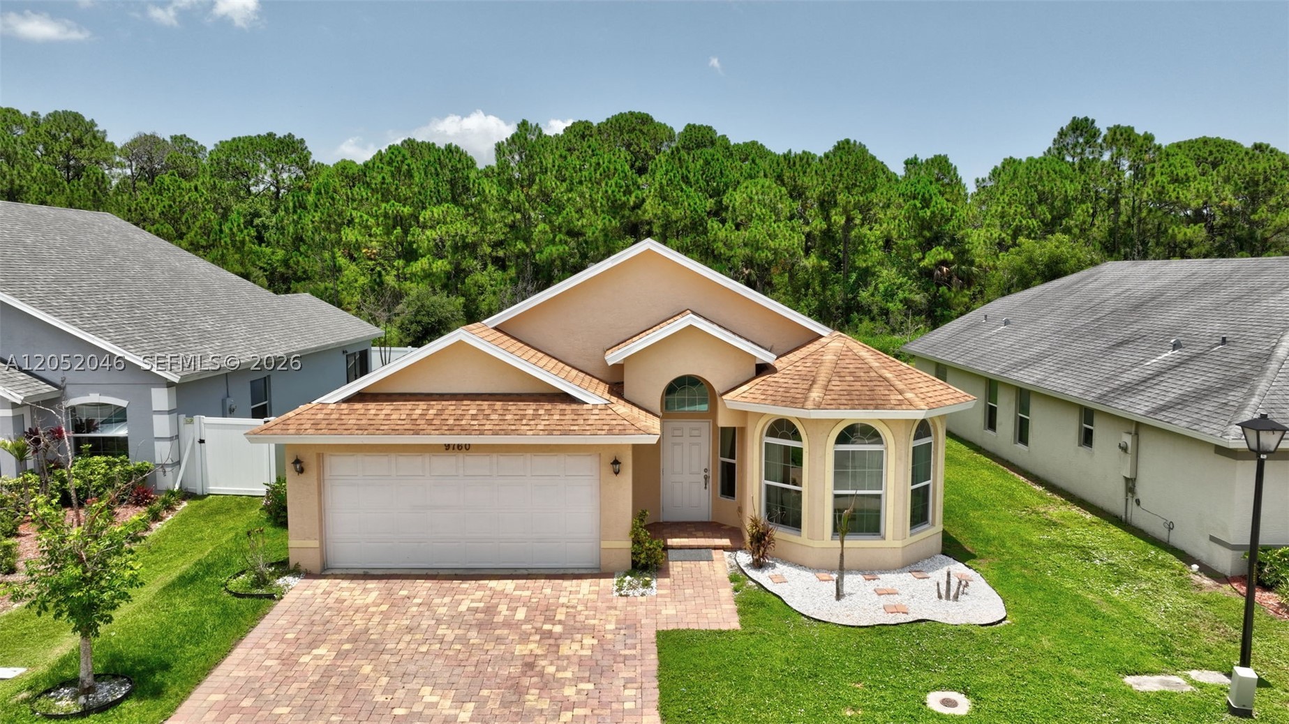 9760 Palm Breezes Dr Property Photo 46