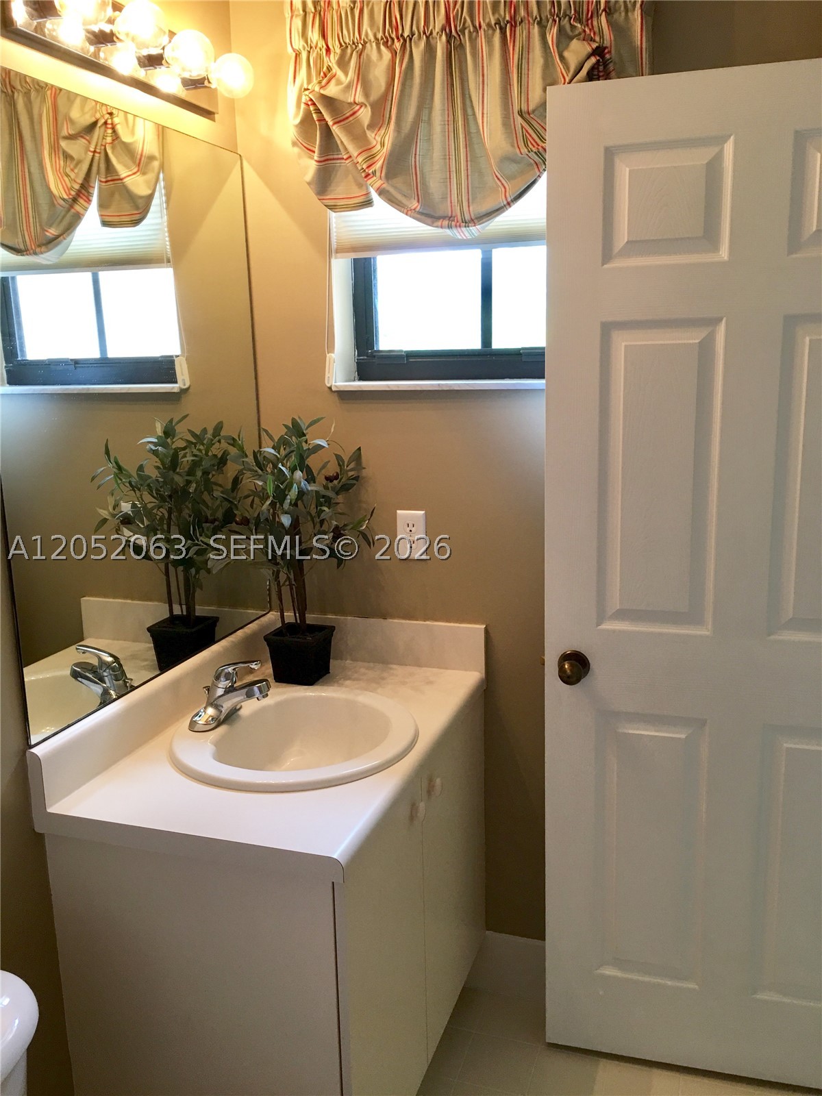 4258 Vineyard Cir Property Photo 7