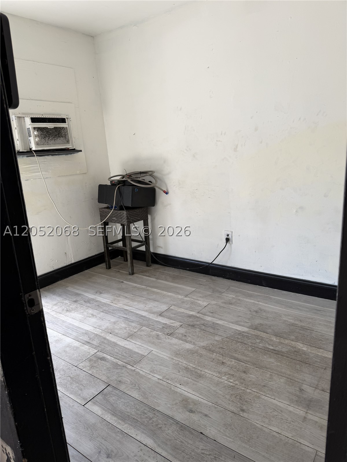 2561 Nw 23rd St Property Photo 5