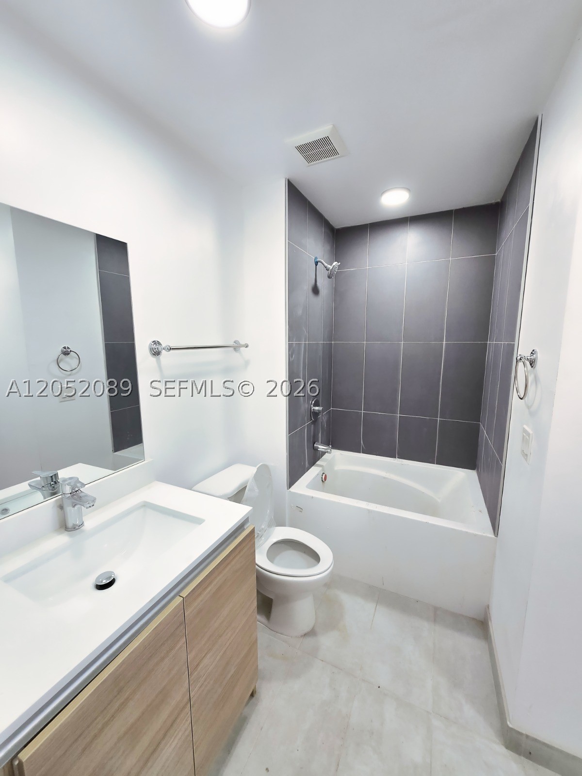 8106 Ne 1st Ave 12 Property Photo 3