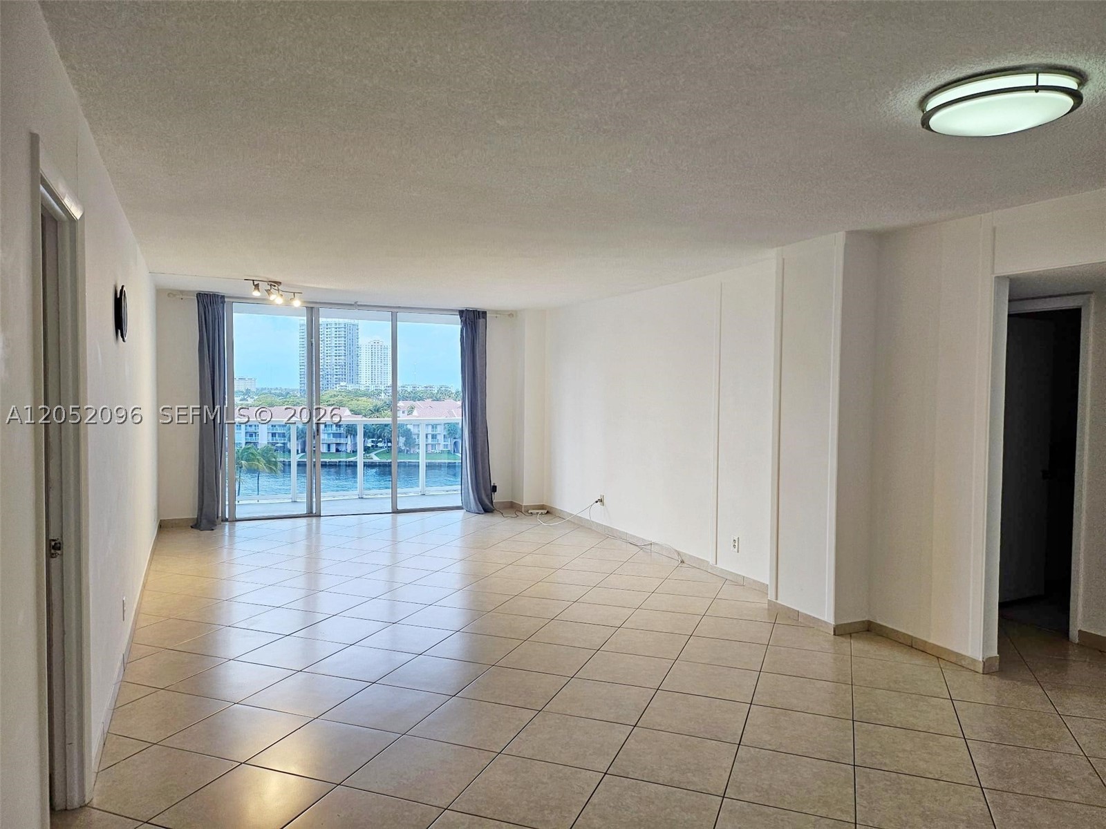3800 S Ocean Dr 611 Property Photo 2
