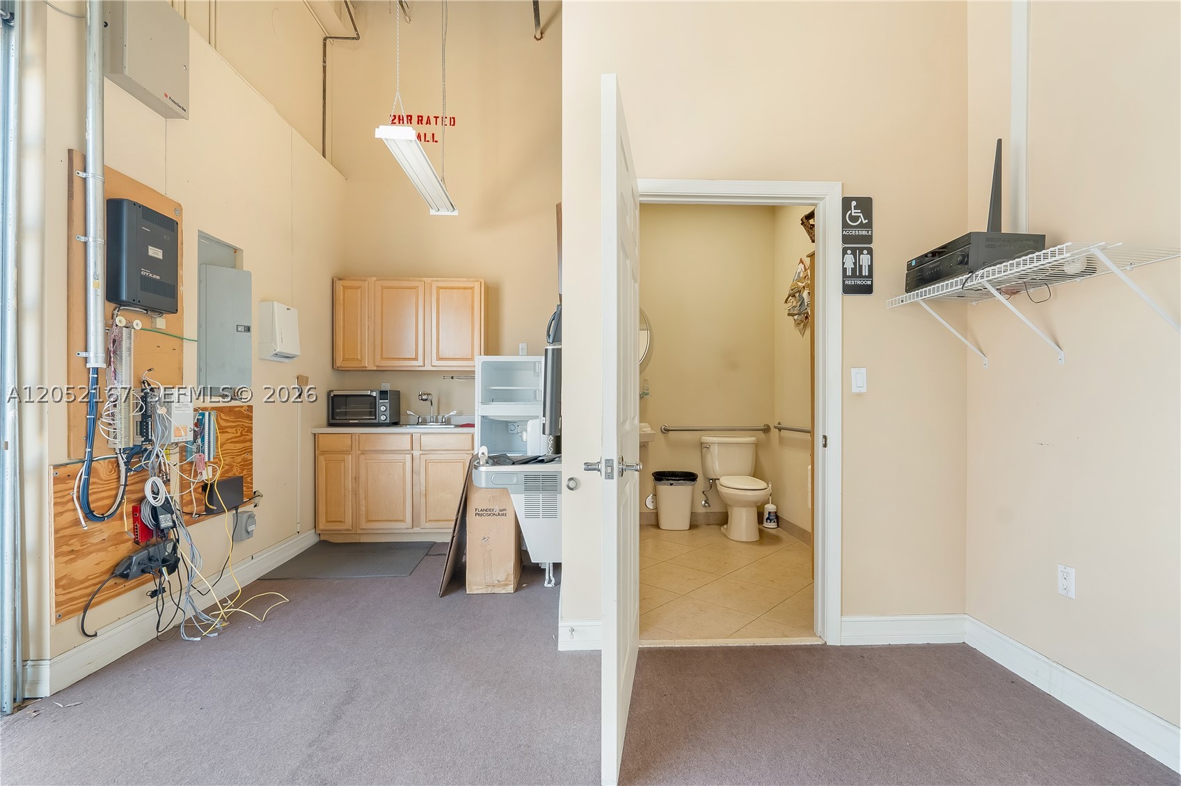 2455 Quantum Blvd Property Photo 19