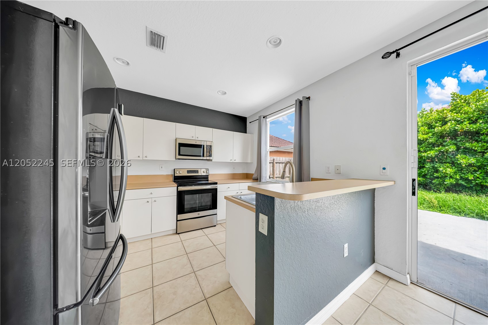 2019 Se 13th St Property Photo 6