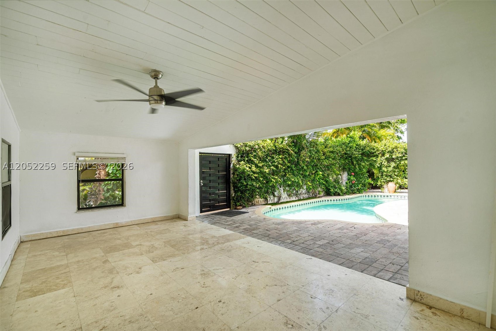 7810 Beachview Dr Property Photo 4