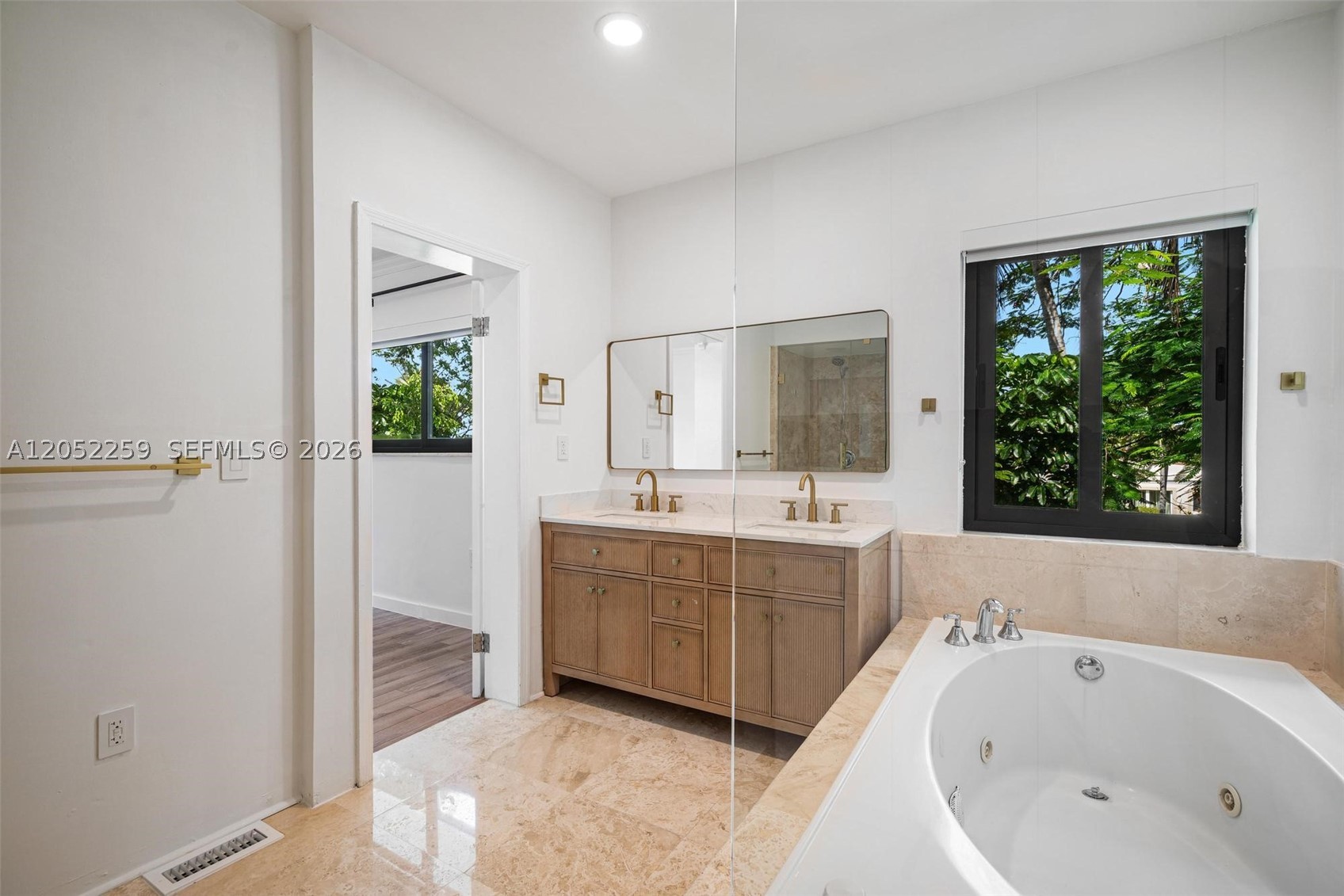7810 Beachview Dr Property Photo 19