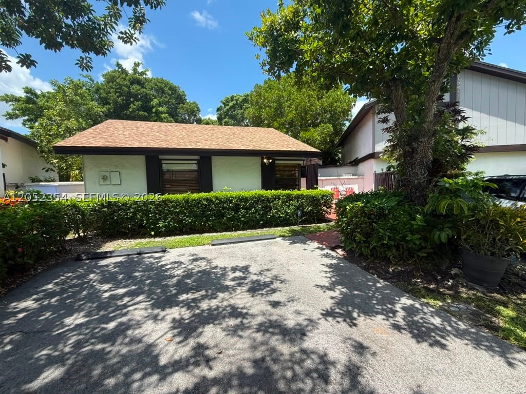 1470 Flamingo Ct Property Photo 3