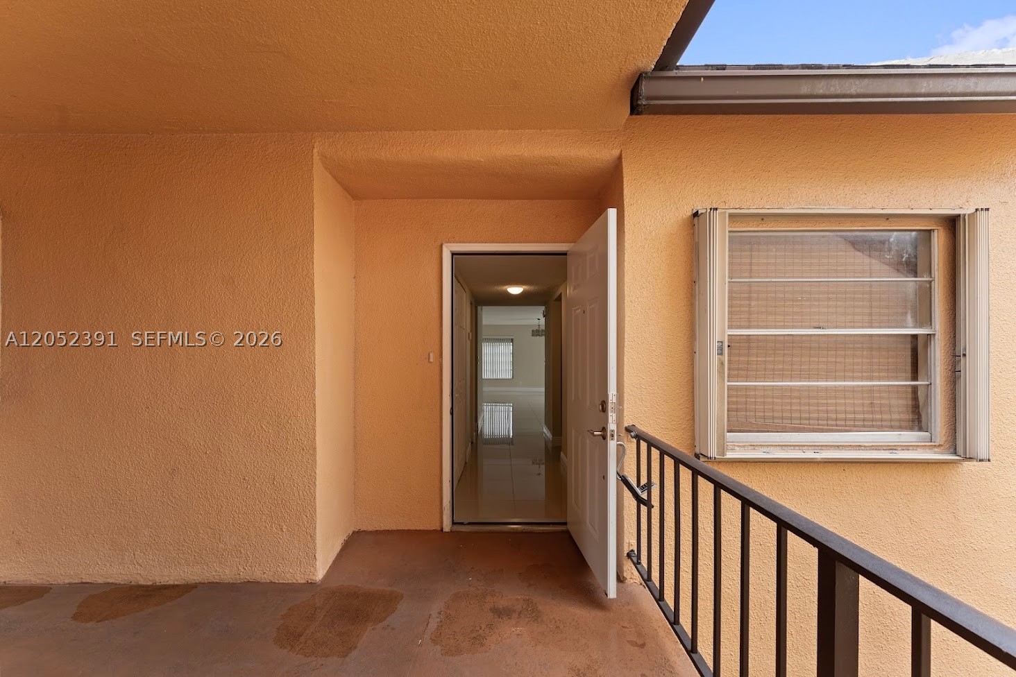 430 Commodore Dr 310 Property Photo 4