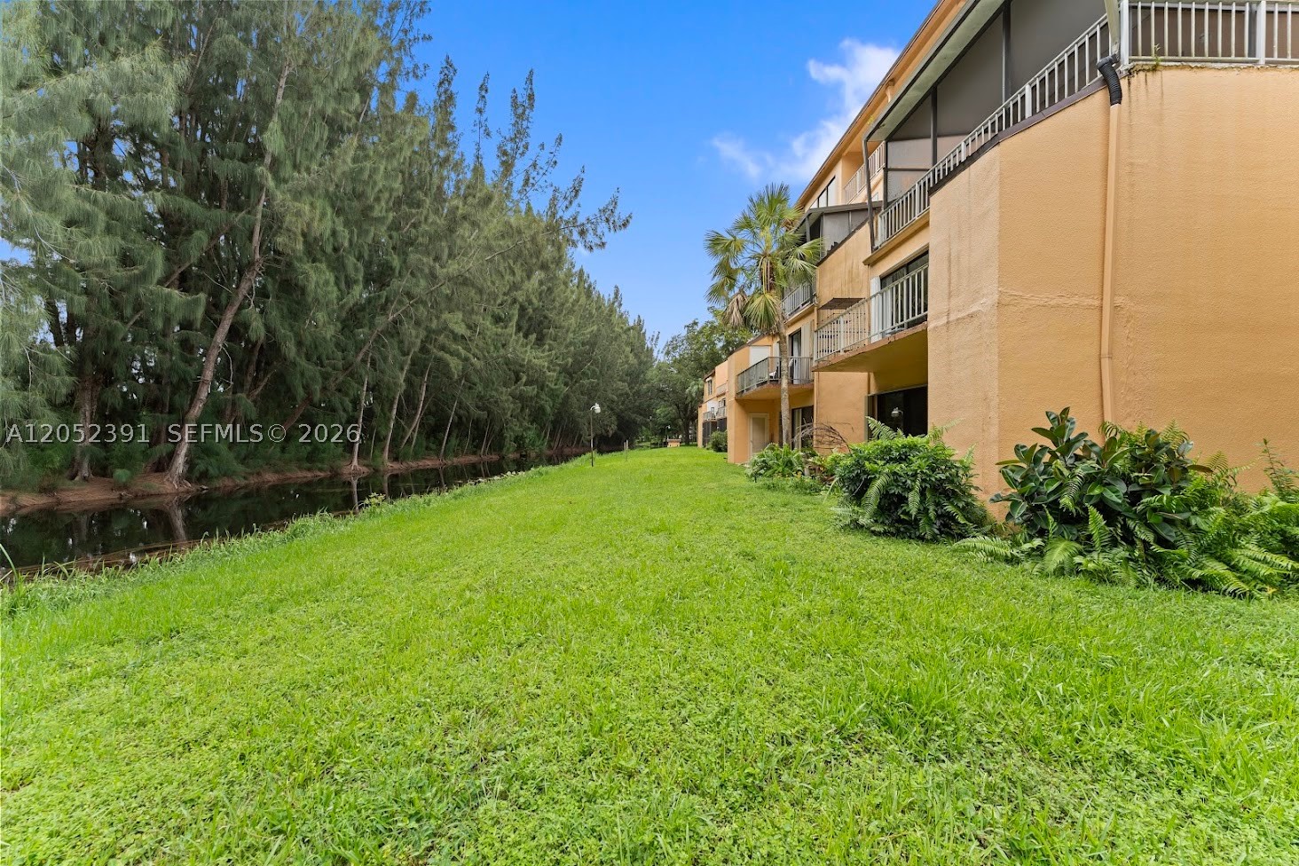 430 Commodore Dr 310 Property Photo 31