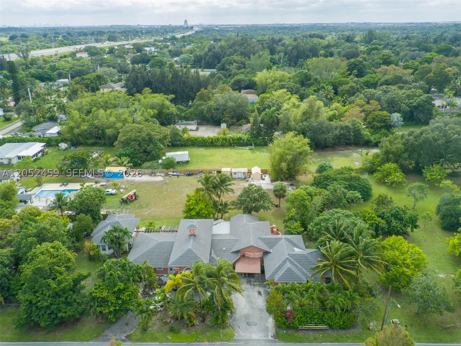5400 Palm Tree Rd Property Photo 8