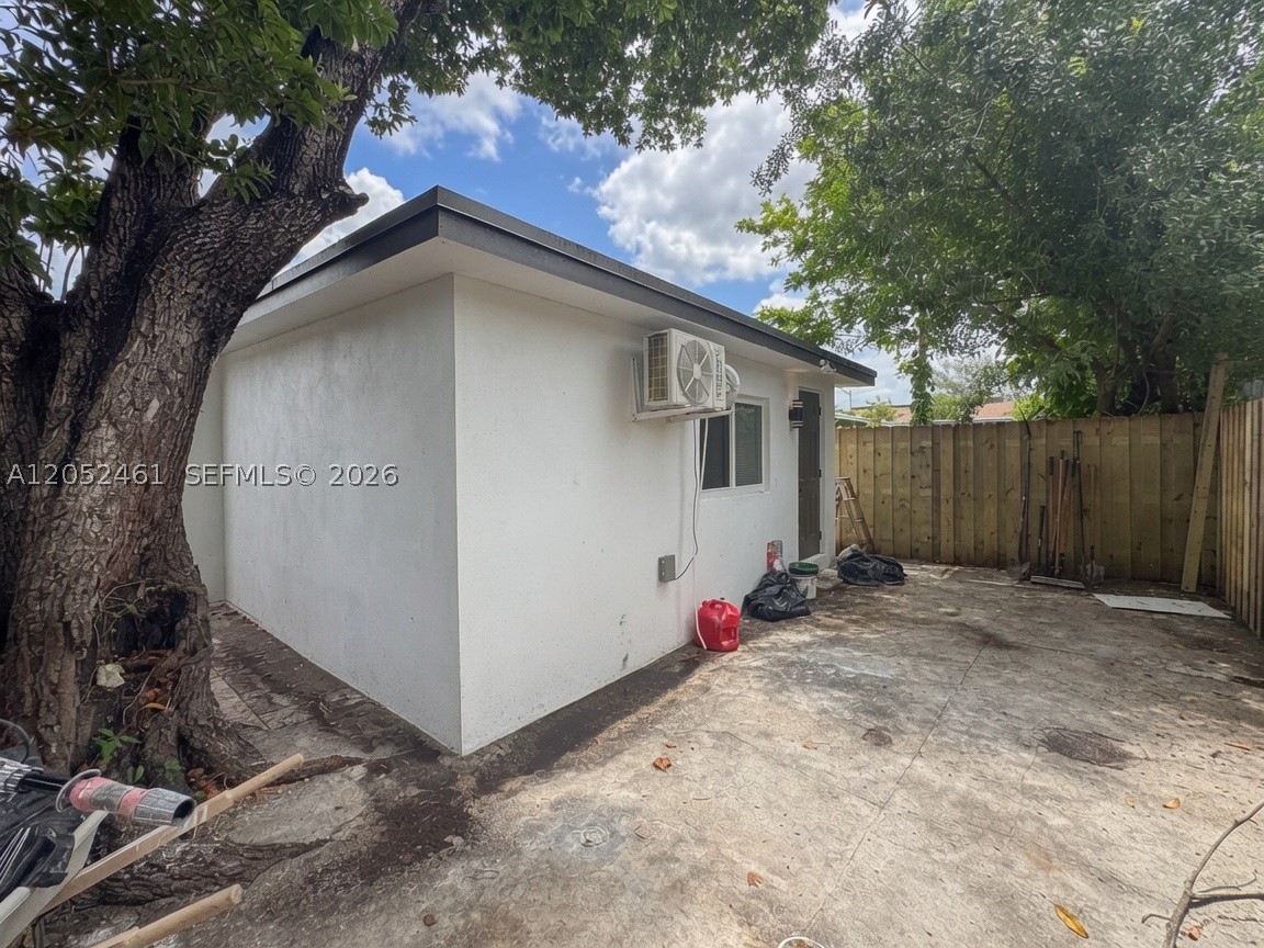 1558 Nw 71st St Property Photo 18
