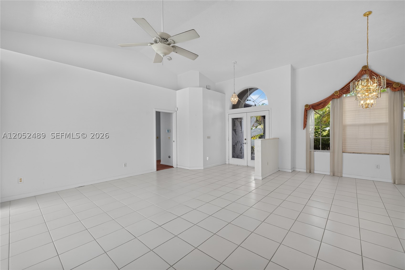 169 Se Whitmore Dr Property Photo 4