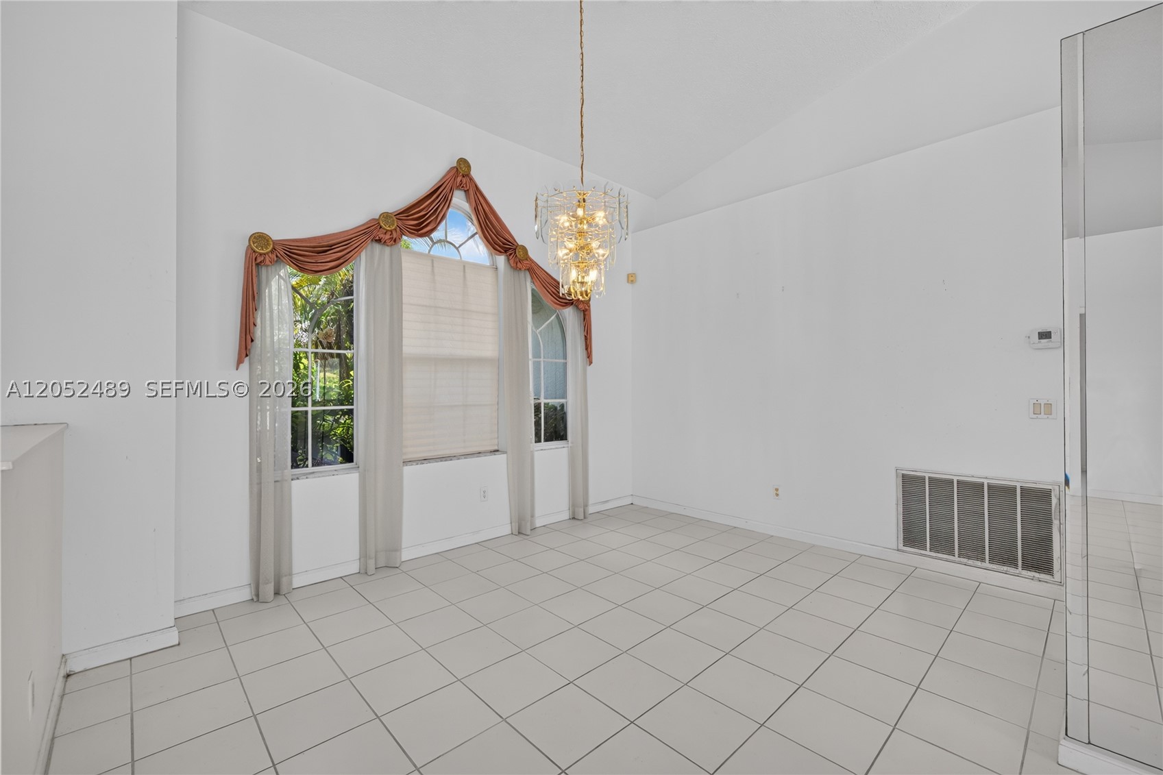 169 Se Whitmore Dr Property Photo 7