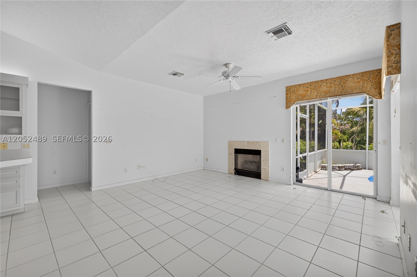 169 Se Whitmore Dr Property Photo 11