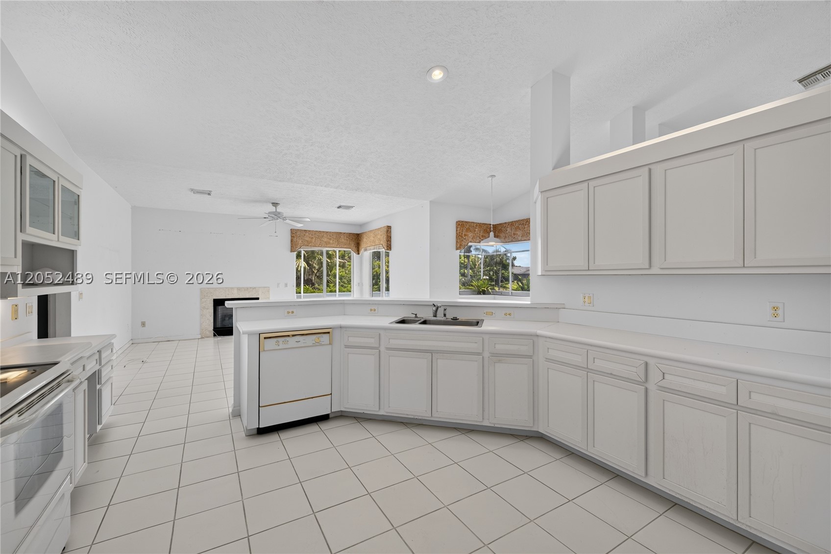 169 Se Whitmore Dr Property Photo 16