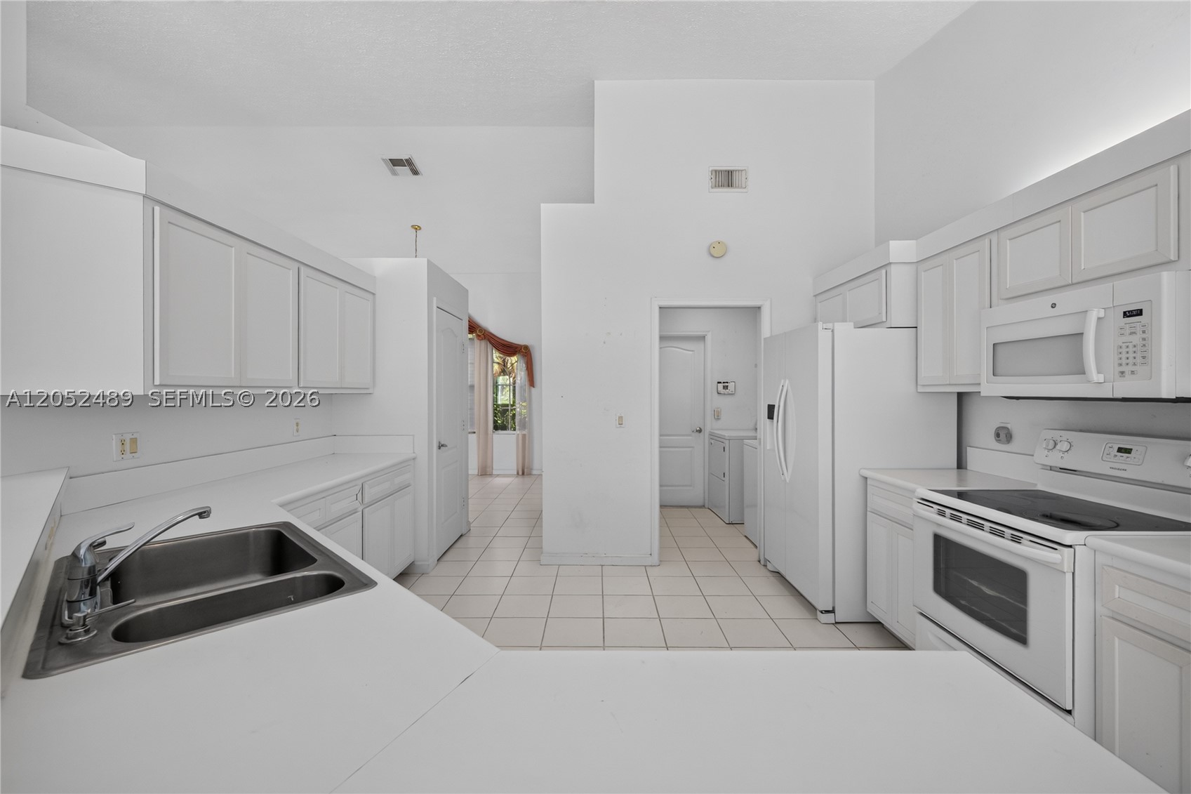 169 Se Whitmore Dr Property Photo 18