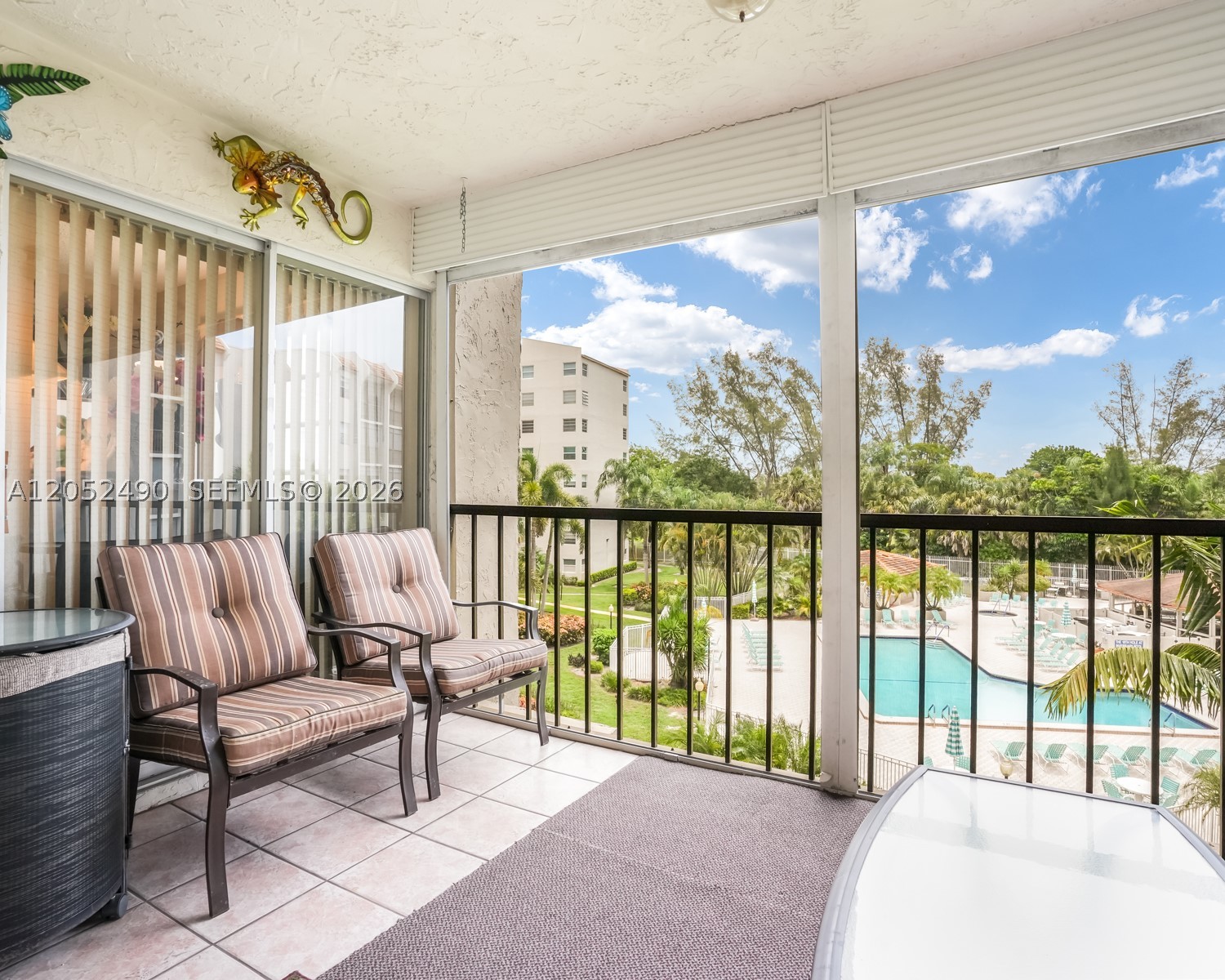 3930 Inverrary Blvd 406-D Property Photo 1