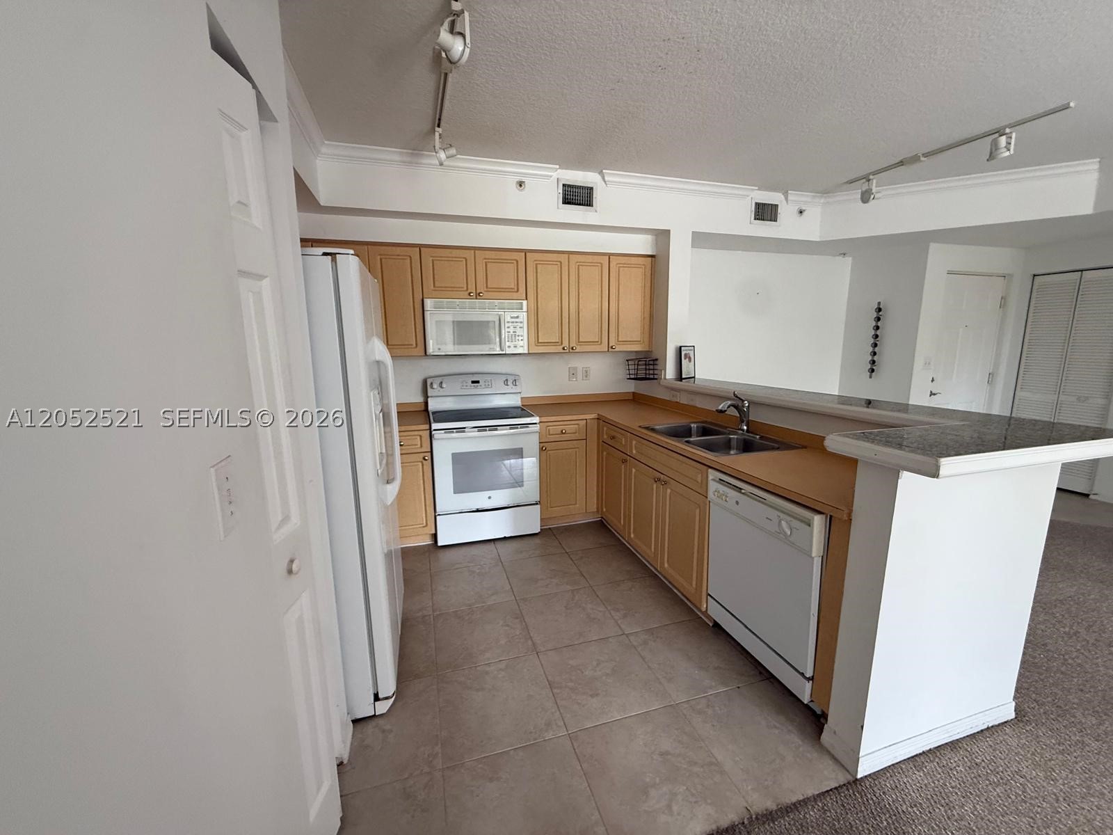 6861 Sw 44th St 205 Property Photo 5