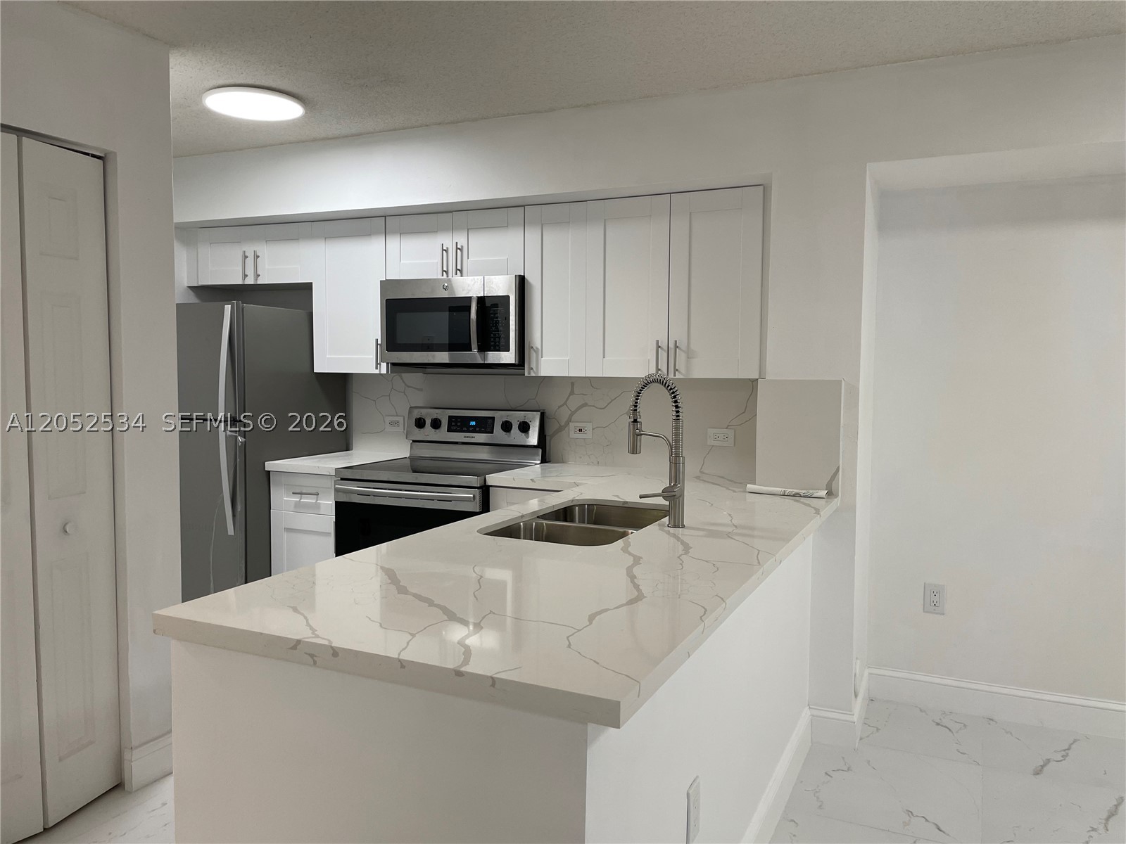 720 SW 111th Ave 101 Property Photo 1
