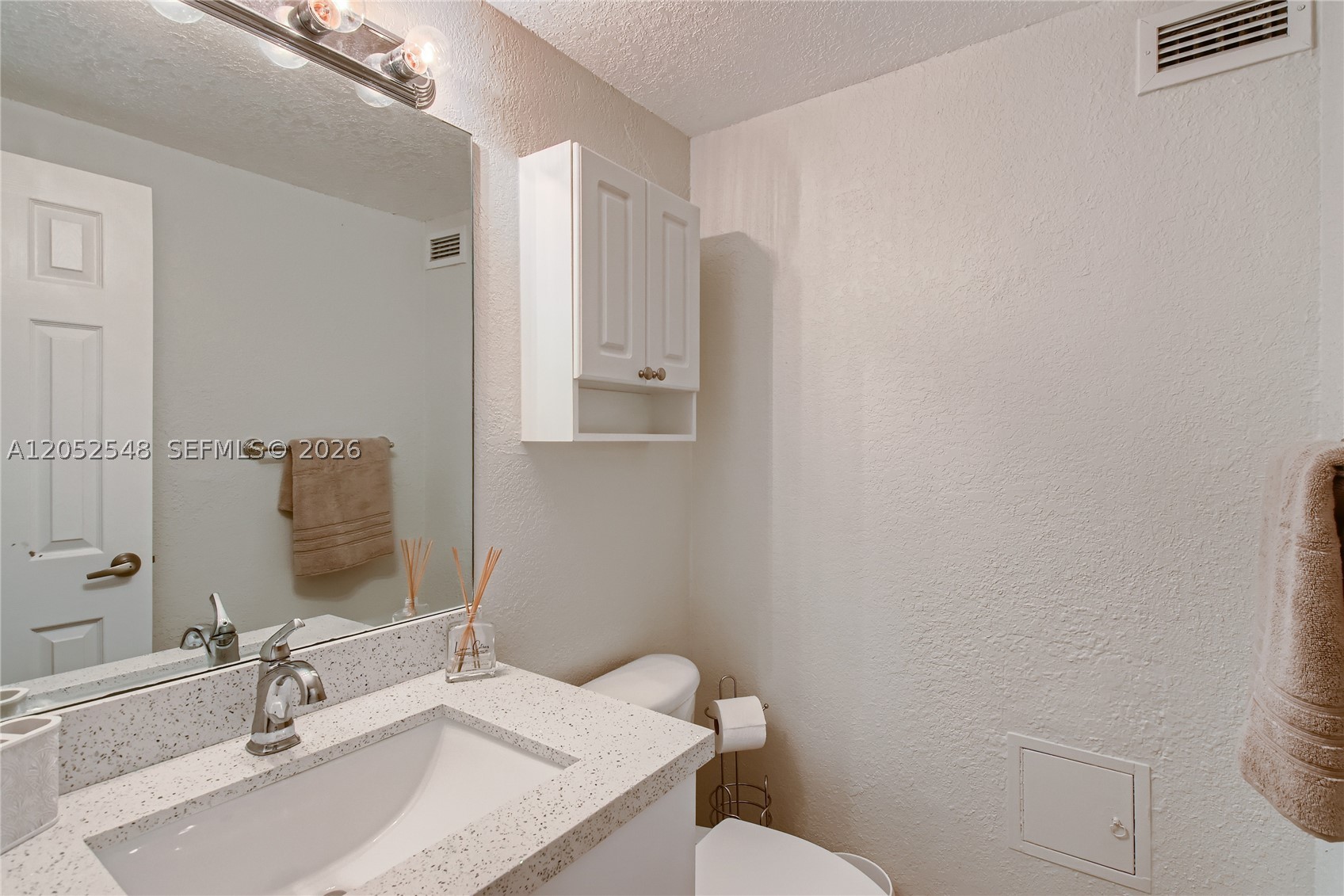 2501 S Ocean Dr 316 (available Now-11/30) Property Photo 6