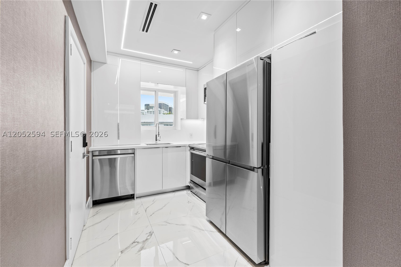 10190 Collins Ave 203 Property Photo 12