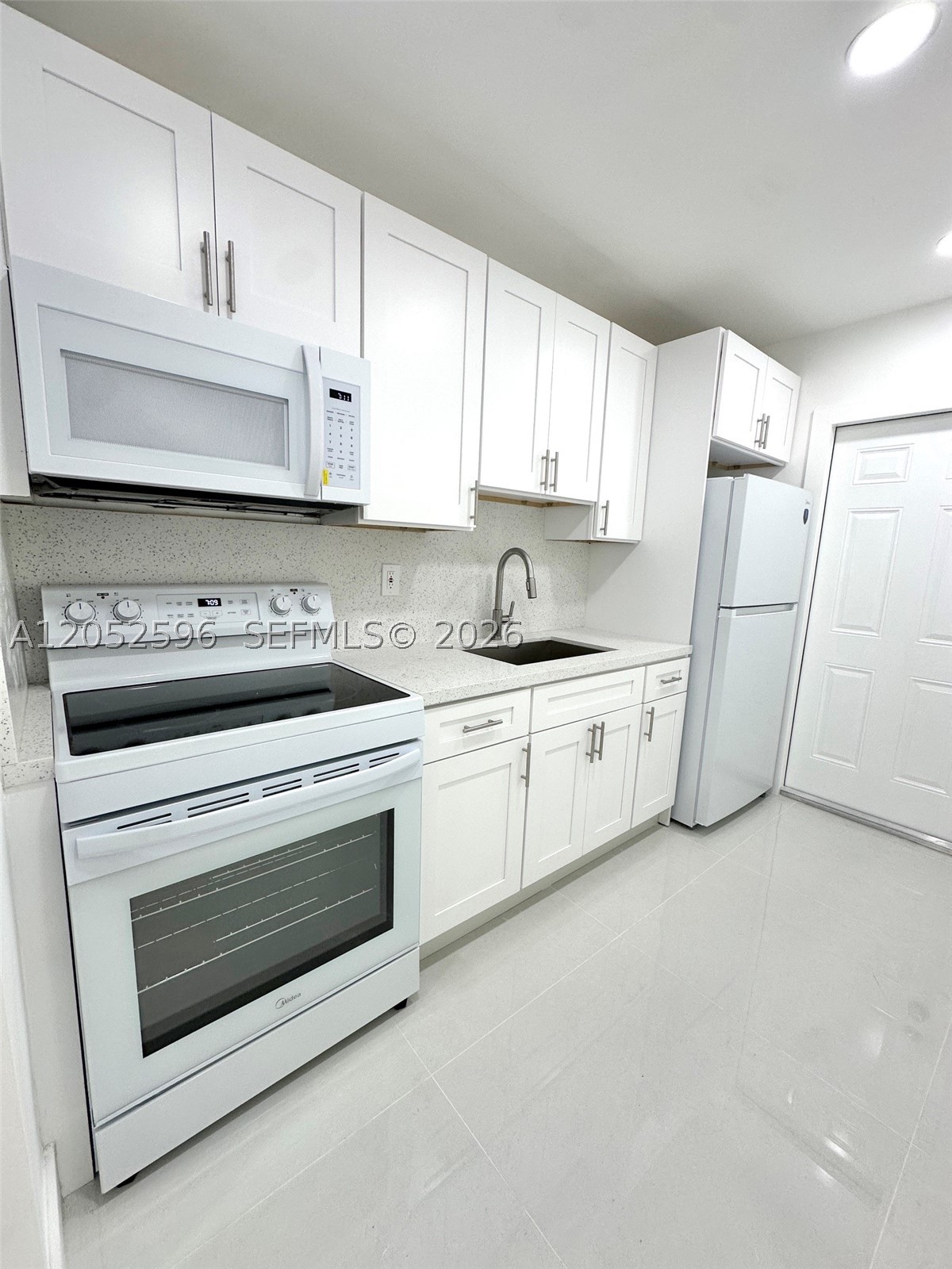 417 Nw 7th Ter 2 Property Photo 1