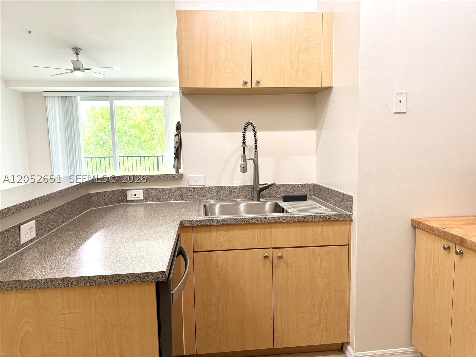 1020 Villa Ln 1020 Property Photo 6