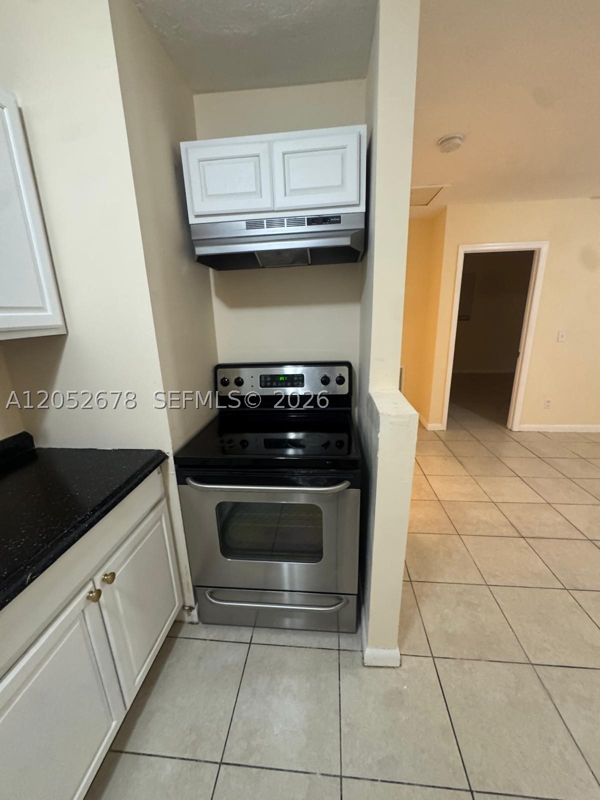 1200 Nw 9th St B Property Photo 2