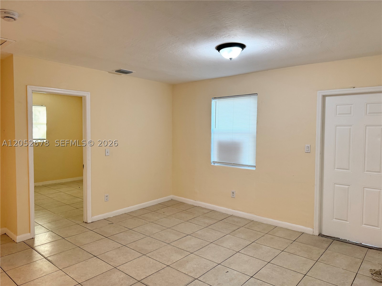 1200 Nw 9th St B Property Photo 3
