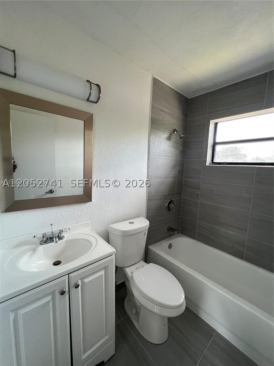 1286 Nw 59th St Property Photo 5